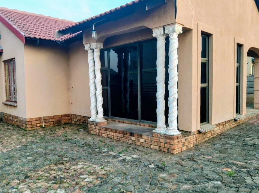 3 Bedroom Property for Sale in Tlhabane West North West
